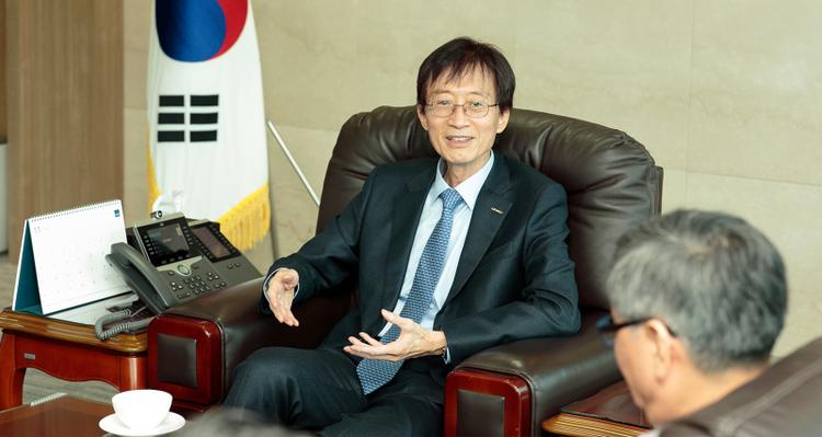 President Yong Hoon Lee Begins Term as UNIST's 4th President