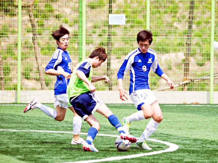 UNIST에서 펼쳐진 과학인재들의 뜨거운 열정과 우정