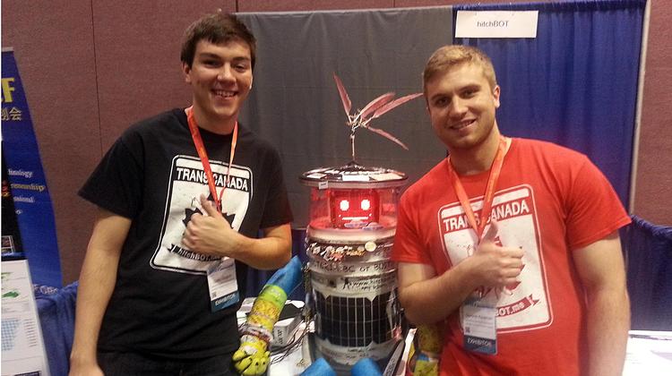 그 미국인은 왜 히치봇을 부수었을까