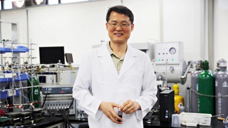 New Carbon Material, Saving the Troubled Graphene Transistor